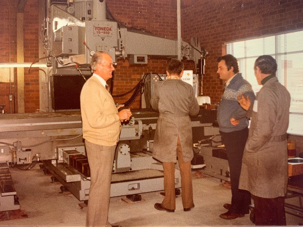 Charlie talking with his son Rod 1977